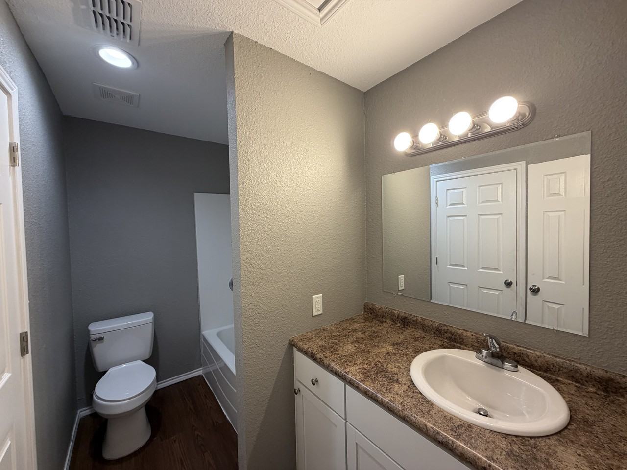 1728 Jennings St #1 - Photo 4 of 9