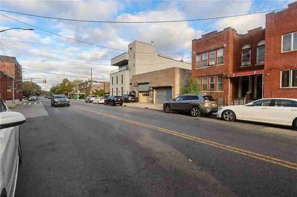 76 Avenue U - Photo 7 of 10