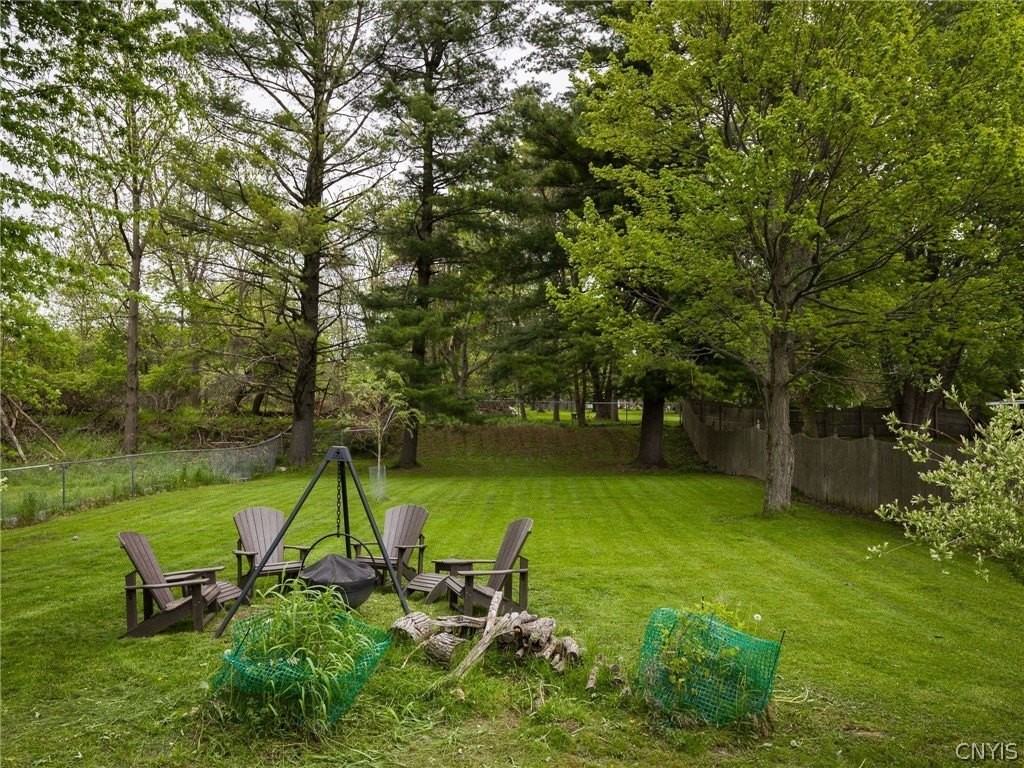 332 Butterfield Ave - Photo 3 of 46