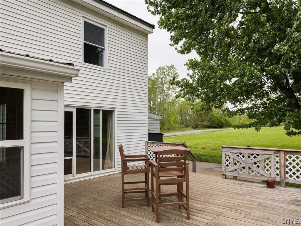 332 Butterfield Ave - Photo 4 of 46