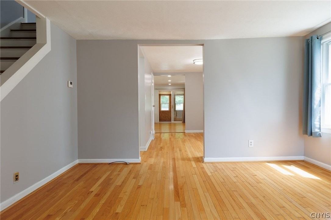 332 Butterfield Ave - Photo 7 of 46