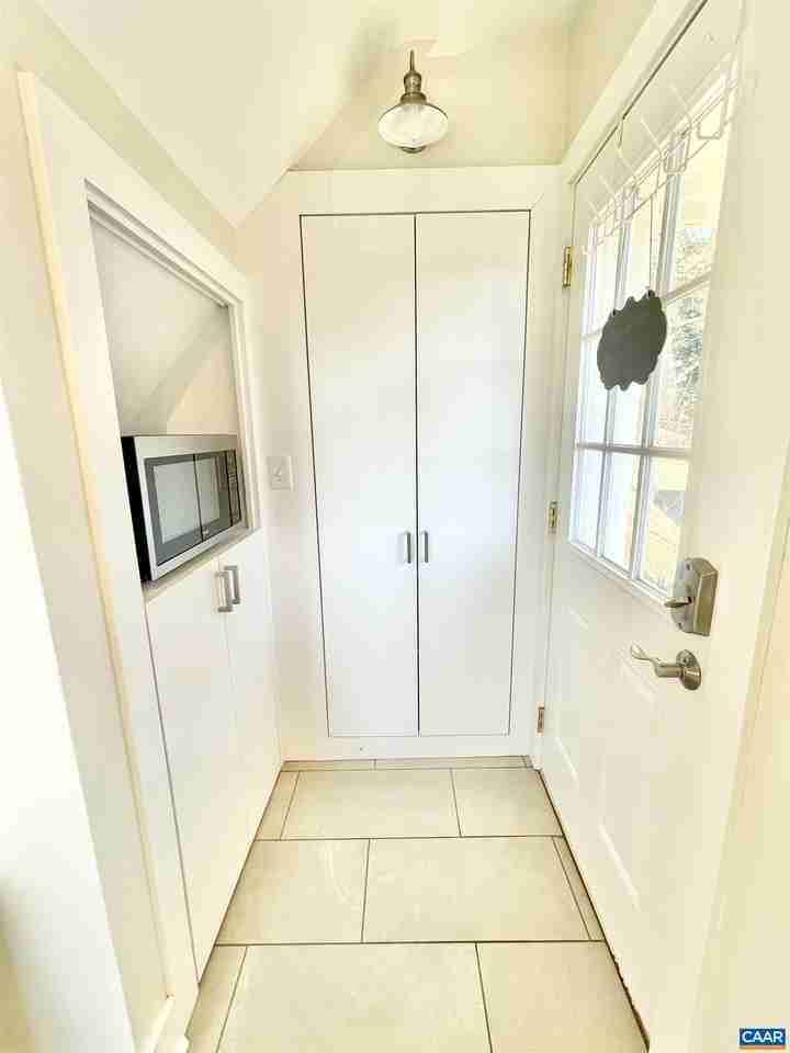 1325 Willow Dr - Photo 4 of 36