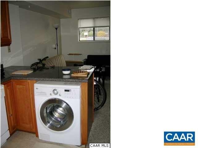 2104 Jefferson Park Ave #E - Photo 3 of 16