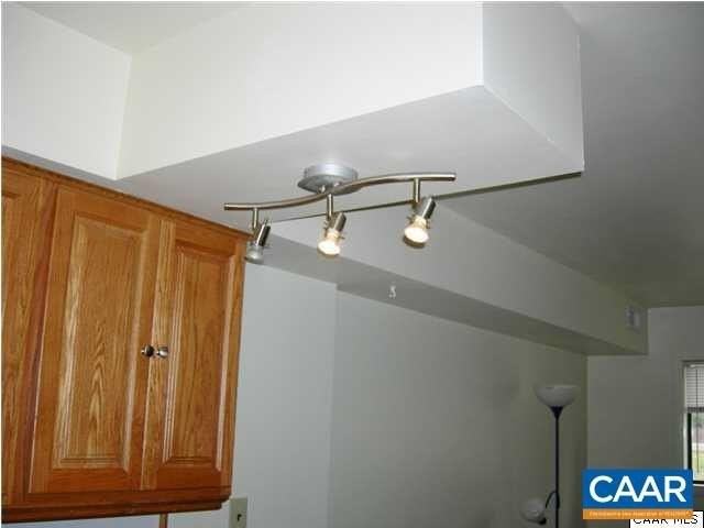 2104 Jefferson Park Ave #E - Photo 4 of 16