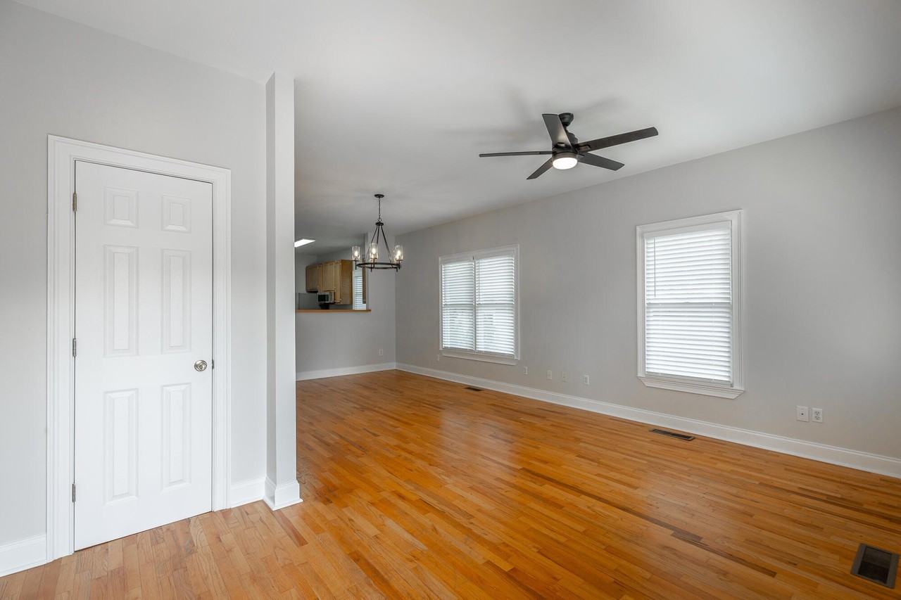 1911 Duncan Ave - Photo 4 of 26