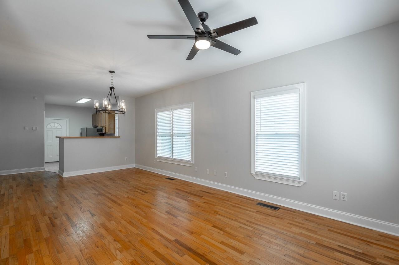1911 Duncan Ave - Photo 5 of 26