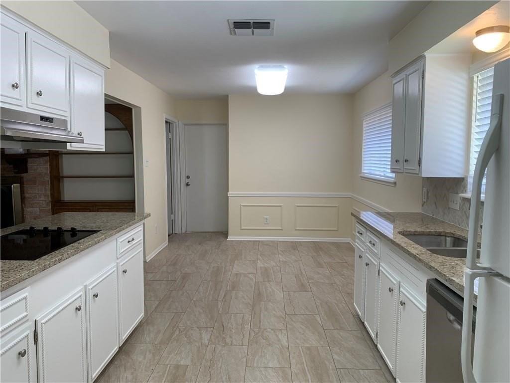 941 Egyptian Dr - Photo 5 of 14