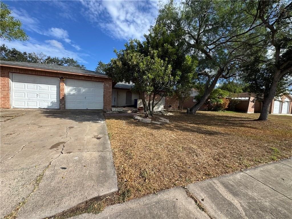 5929 Parkview Dr - Photo 2 of 19