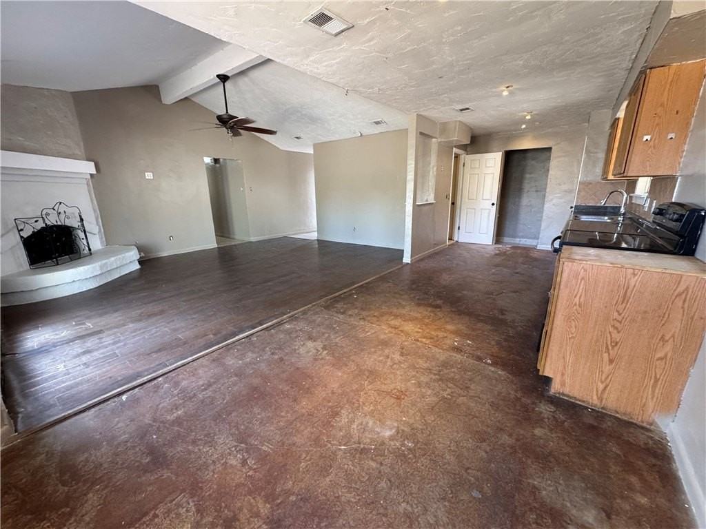 5929 Parkview Dr - Photo 4 of 19