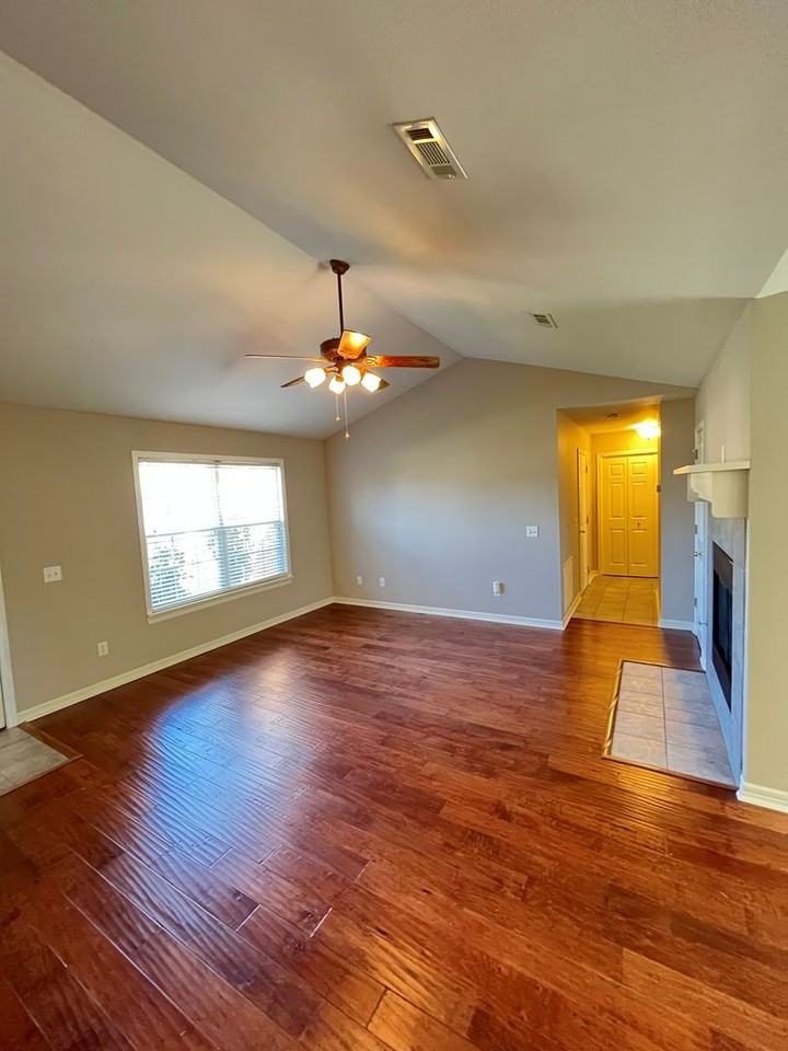 1286 Hackberry Pl - Photo 3 of 15