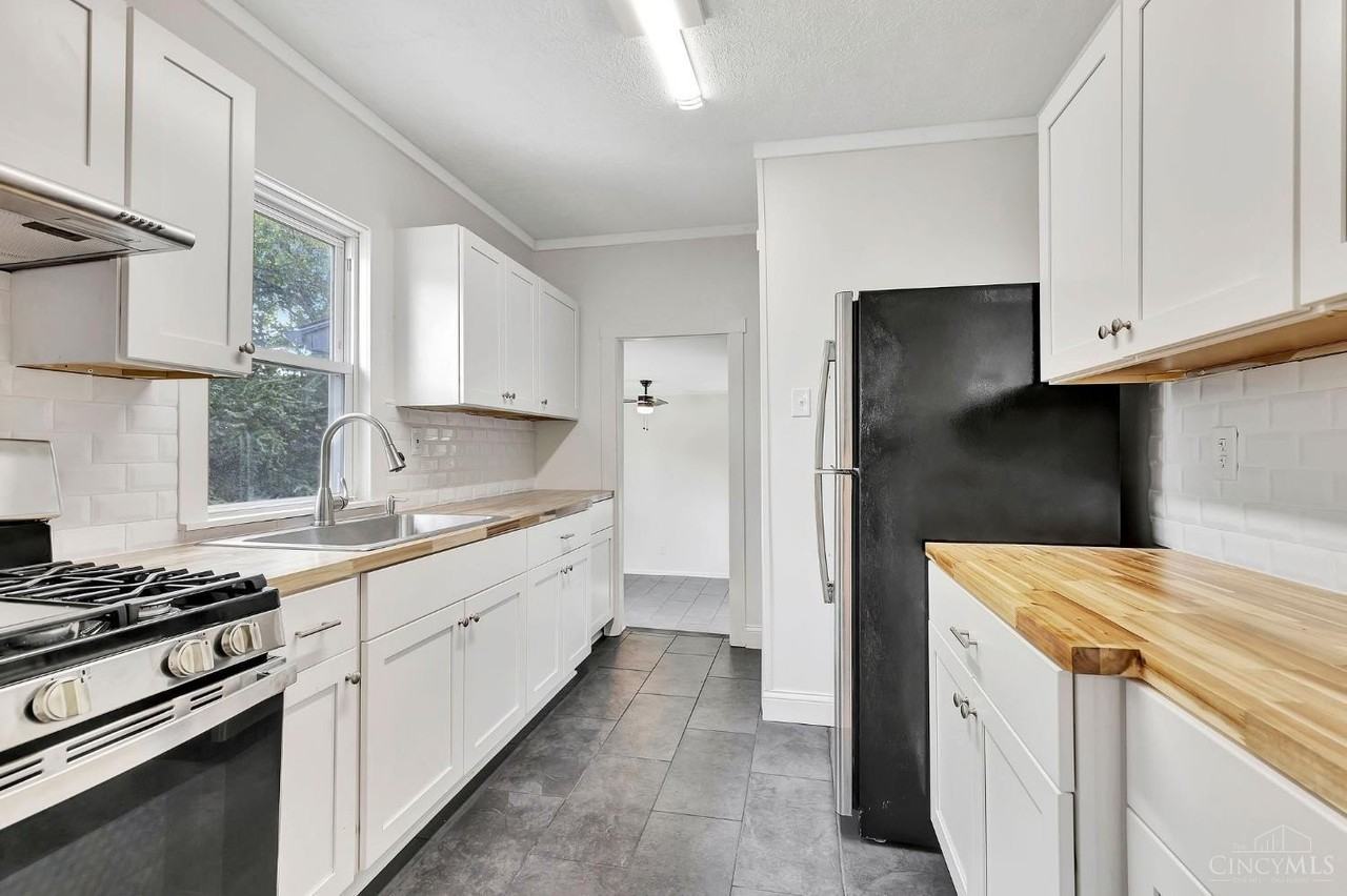 6985 Beechmont Ave - Photo 6 of 22