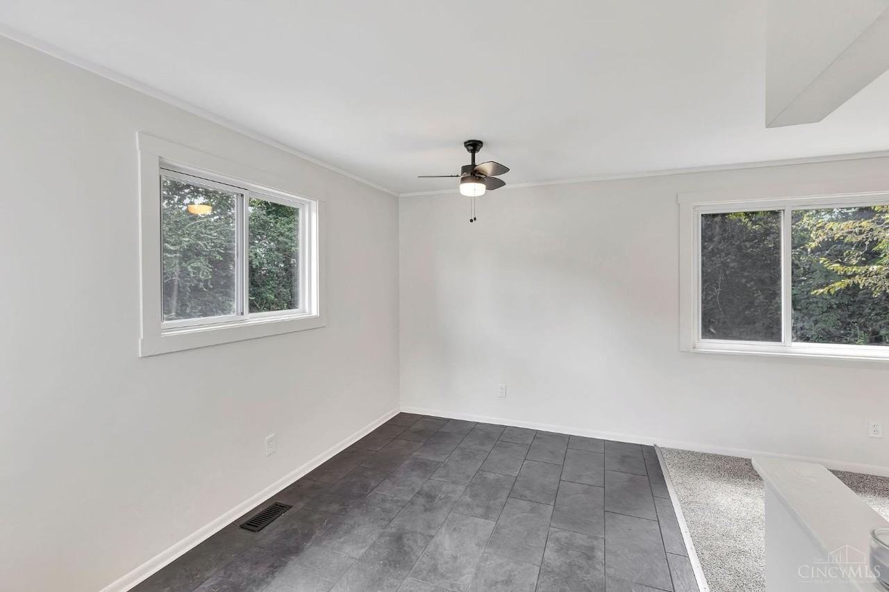 6985 Beechmont Ave - Photo 7 of 22