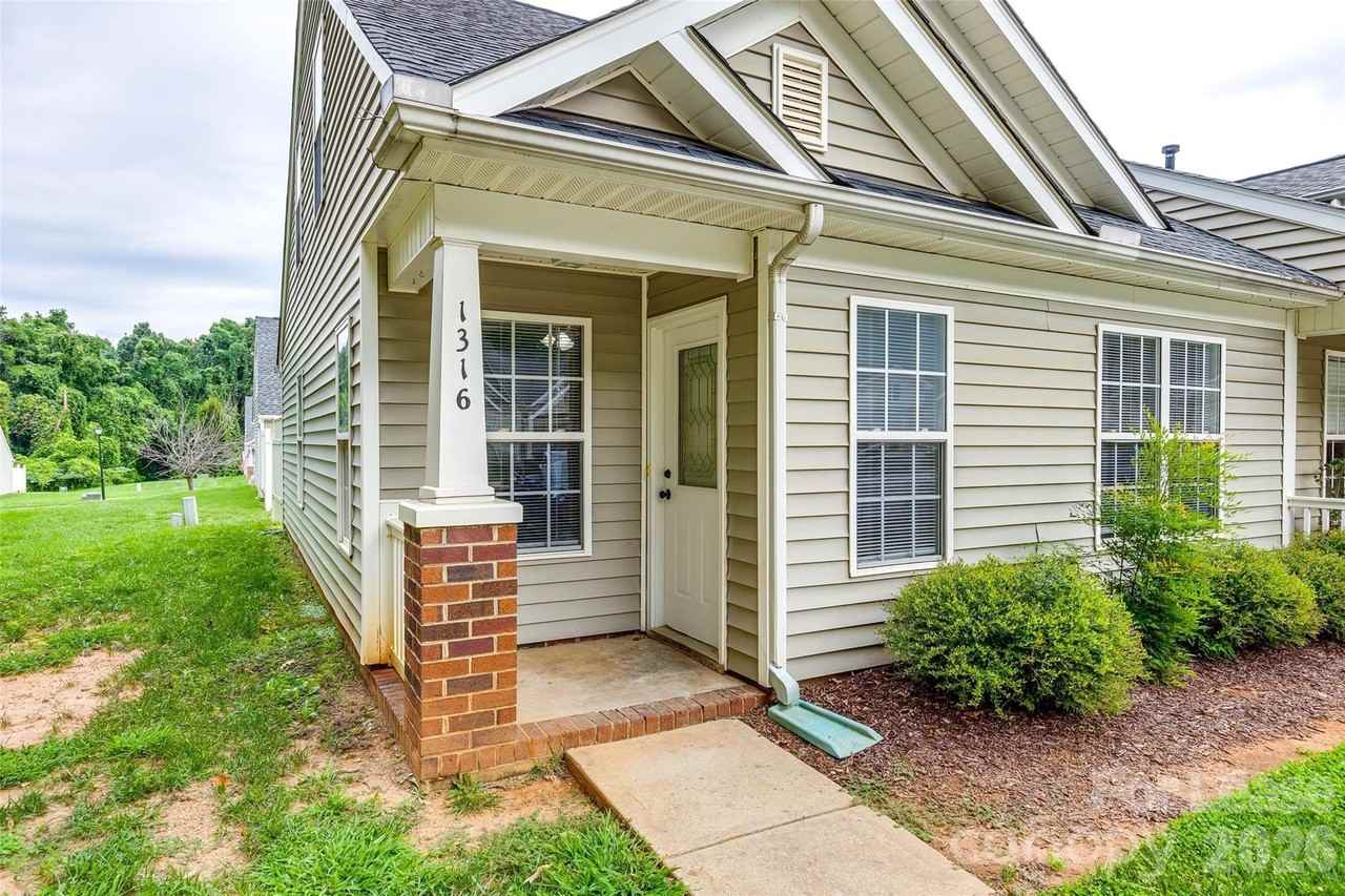 1316 Dan Dr - Photo 2 of 25