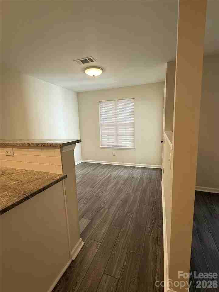 10281 University Park Ln - Photo 5 of 26