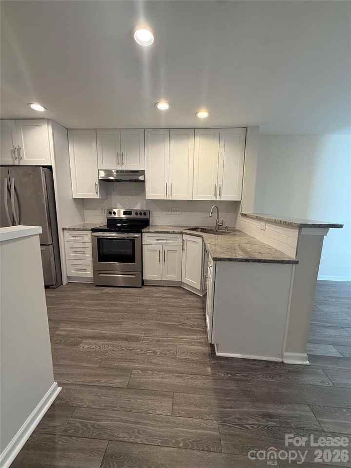 10281 University Park Ln - Photo 6 of 26
