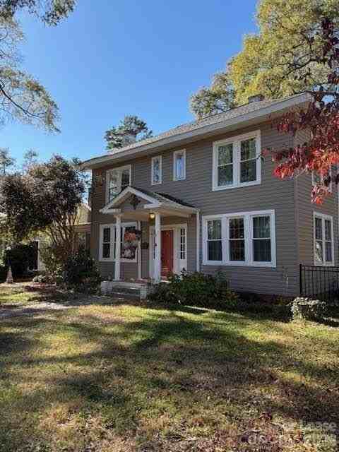 613 S York St - Photo 2 of 46