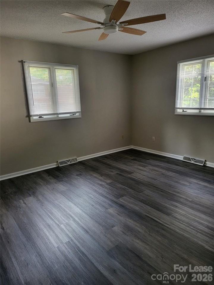 451 Montgomery Ave #1 - Photo 7 of 14