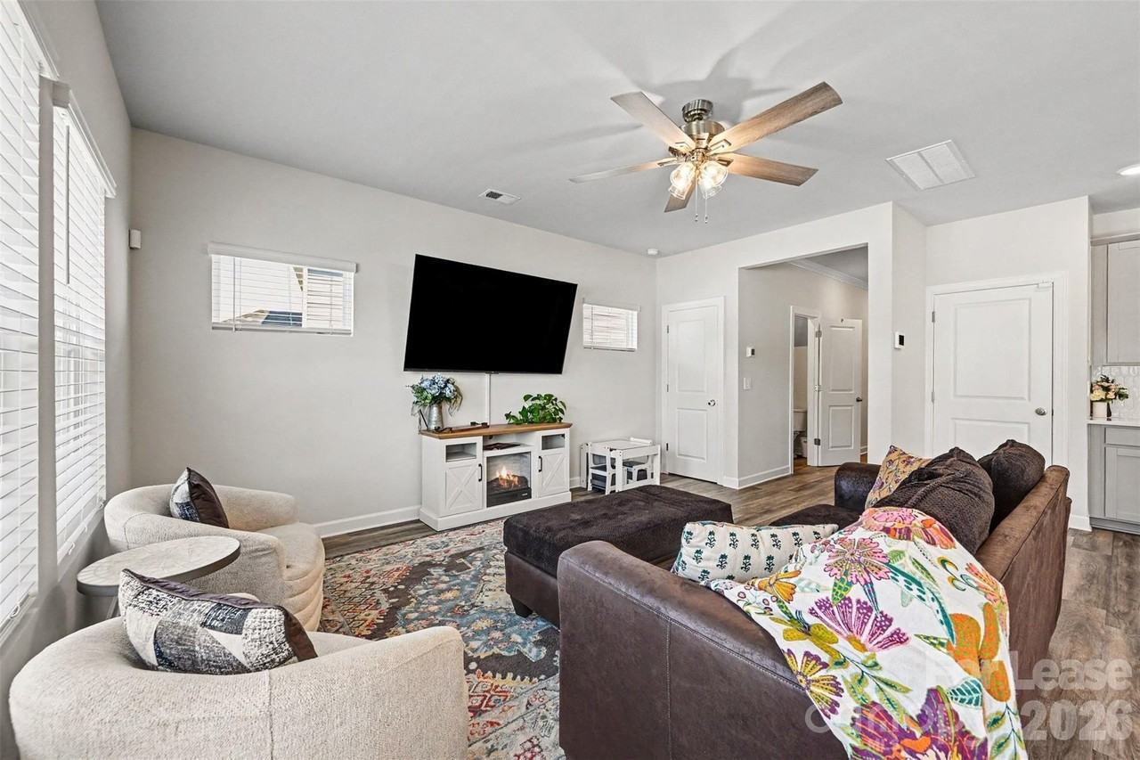 408 Luna Ln - Photo 5 of 22