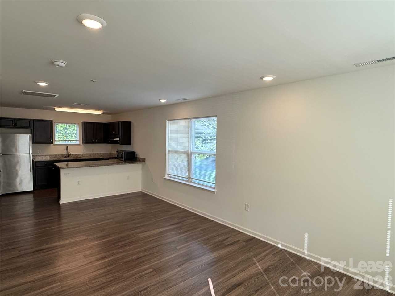 2029 Oakdale Rd #Z - Photo 2 of 12