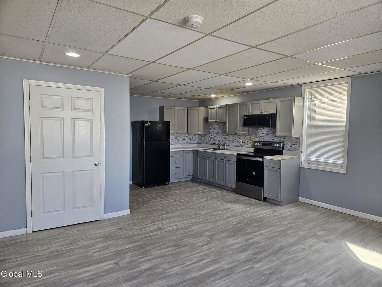 38 Main St #2 - Photo 3 of 10