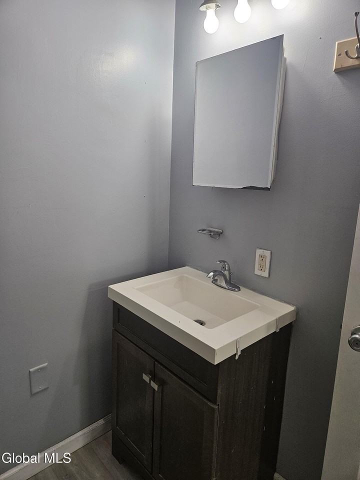 38 Main St #2 - Photo 6 of 10