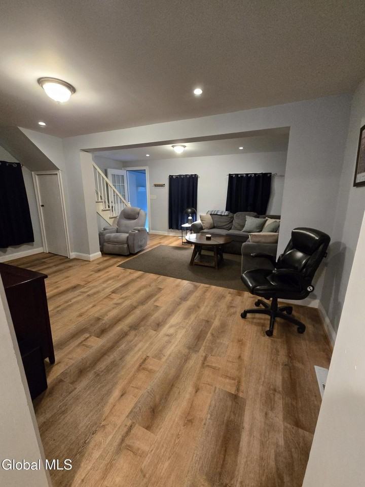 247 Maple Ave - Photo 3 of 17