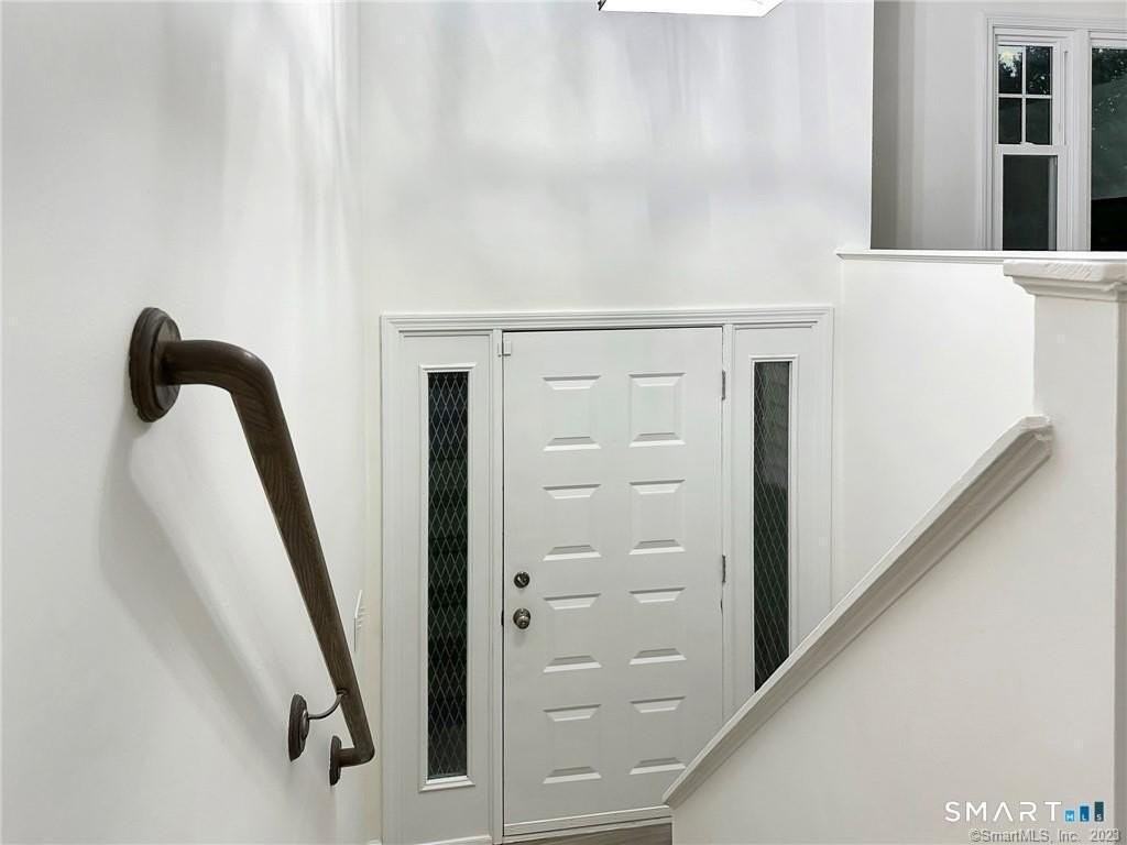 7 Palmer Cir - Photo 2 of 39