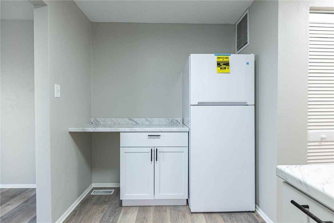 2710 Lehigh Pl - Photo 5 of 13