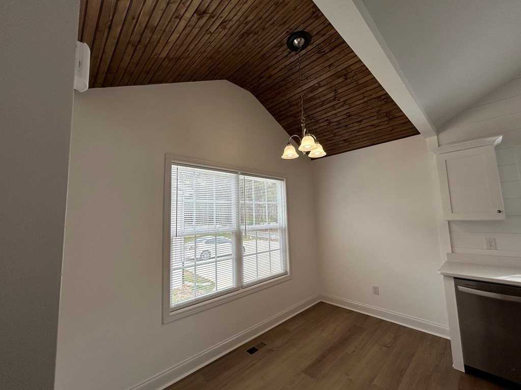 301 Shady Dr - Photo 4 of 11