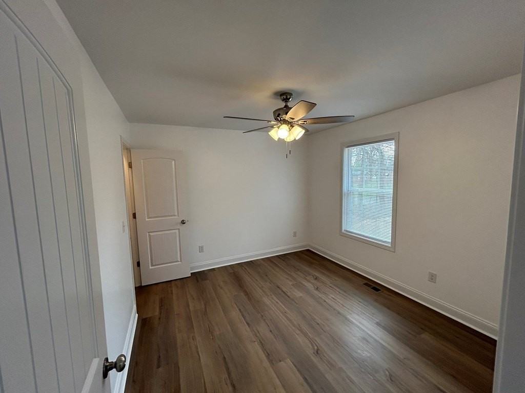 301 Shady Dr - Photo 6 of 11