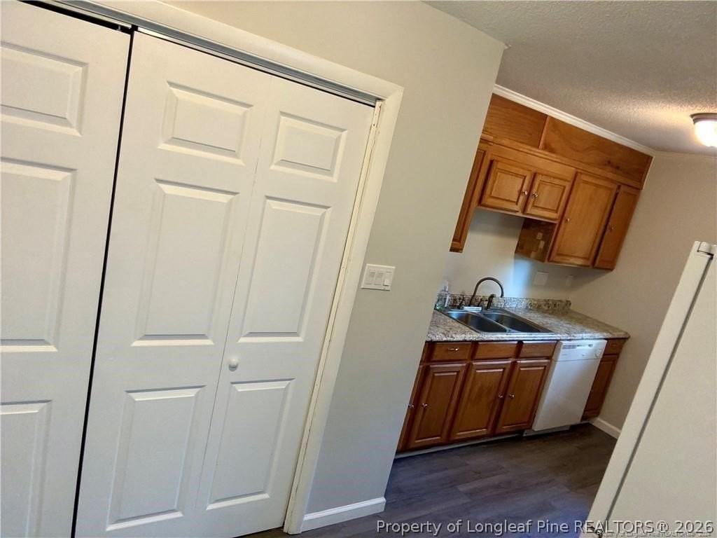 6598 Honeysuckle Dr - Photo 4 of 11