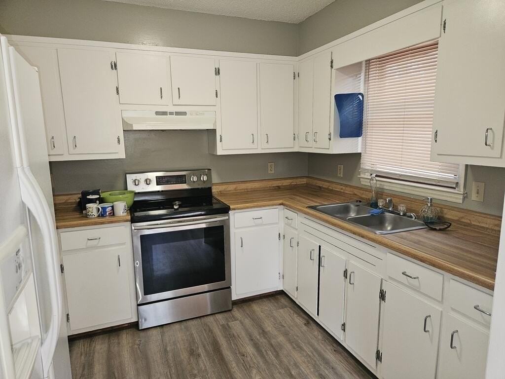 97 Pauline Ave - Photo 2 of 13