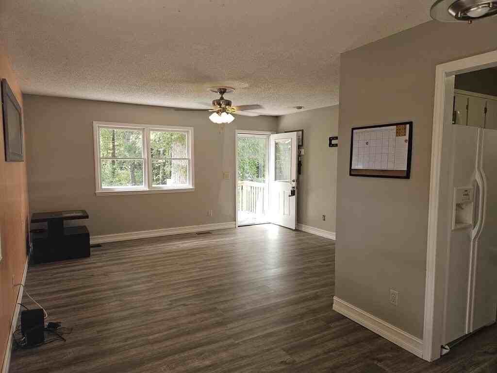 97 Pauline Ave - Photo 4 of 13