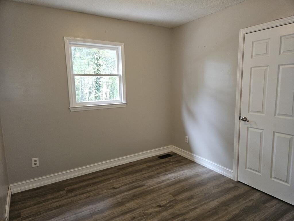 97 Pauline Ave - Photo 6 of 13