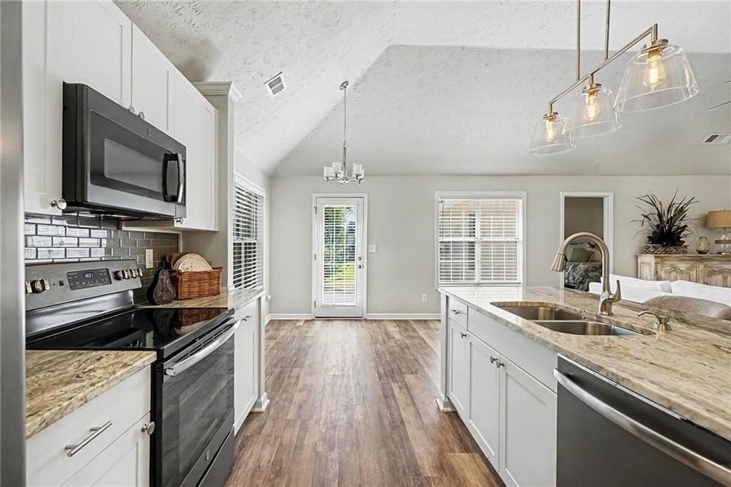 1545 Quail Point Run - Photo 3 of 27