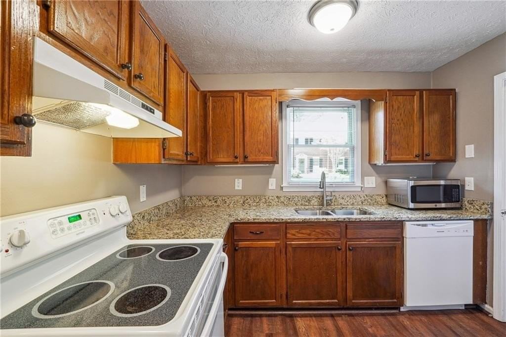 2962 Webb Bridge Rd - Photo 4 of 13