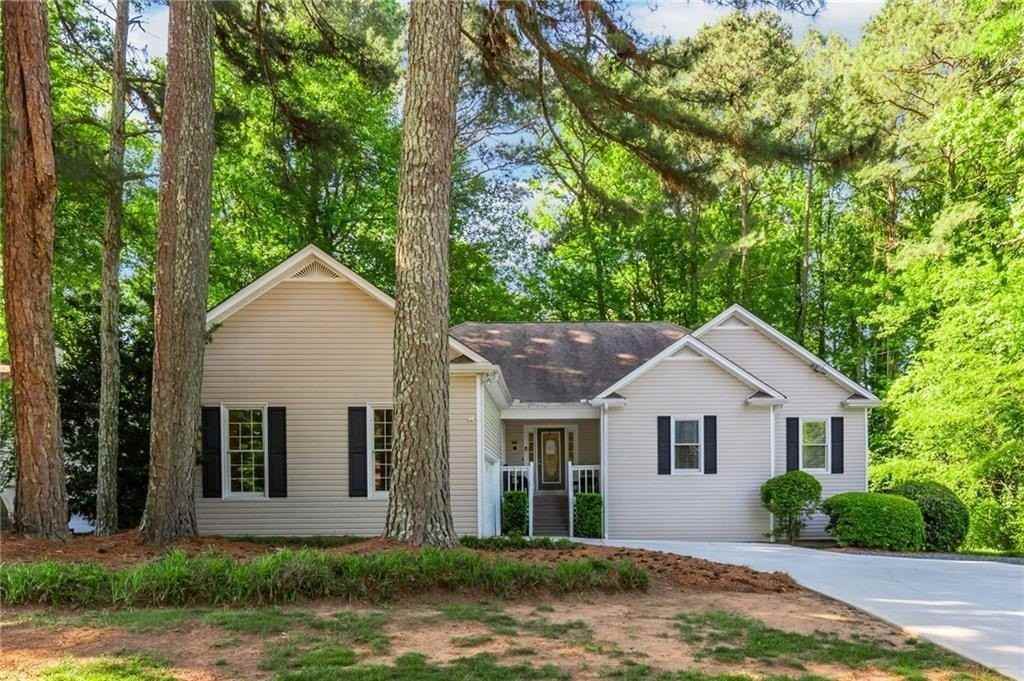 6011 Crabapple Way - Photo 2 of 50