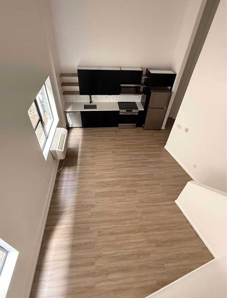 556 Market Street #1B - Photo 2 of 4