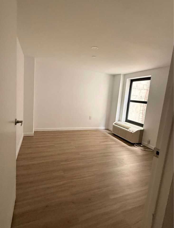 556 Market Street #1B - Photo 4 of 4