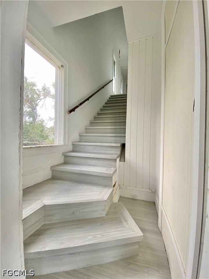 2222 Unity Ave - Photo 4 of 14