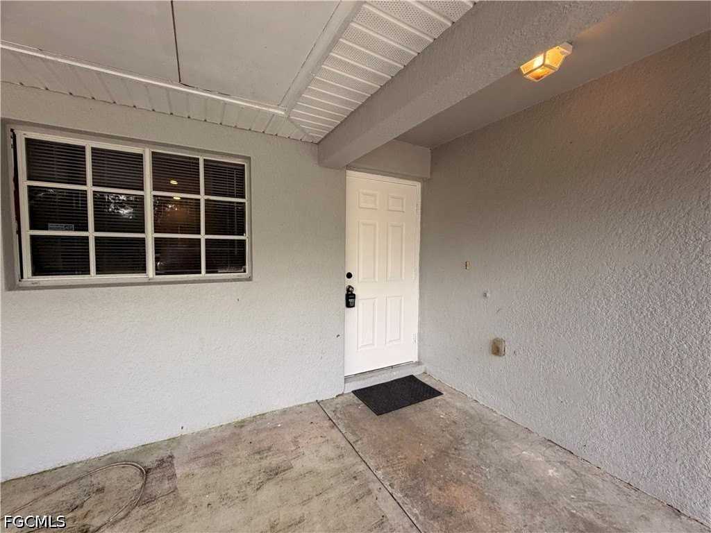 566 Nimitz Blvd - Photo 2 of 21
