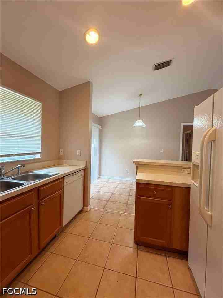 566 Nimitz Blvd - Photo 6 of 21