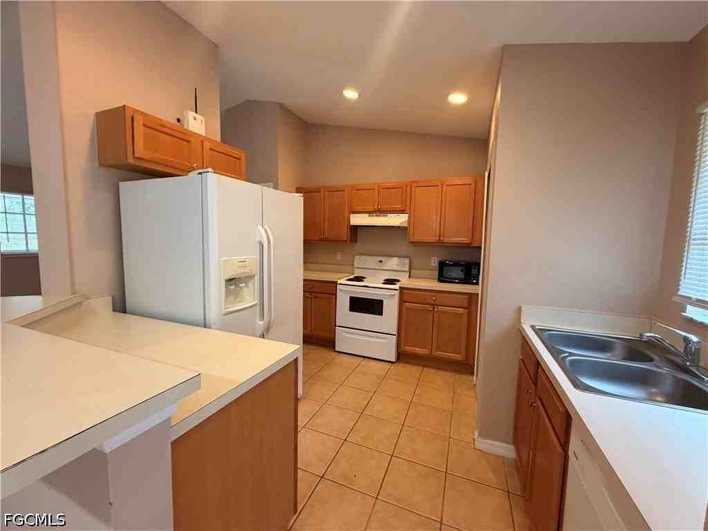 566 Nimitz Blvd - Photo 7 of 21