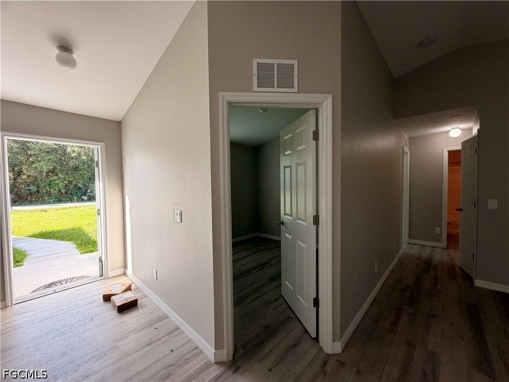 3607 E 18th St - Photo 5 of 22