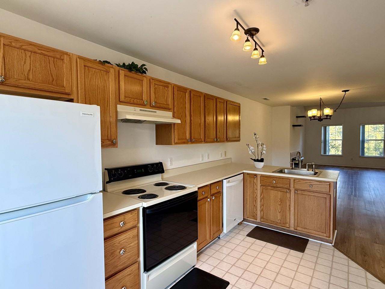 1870 Lindsay Ln #1 - Photo 4 of 25