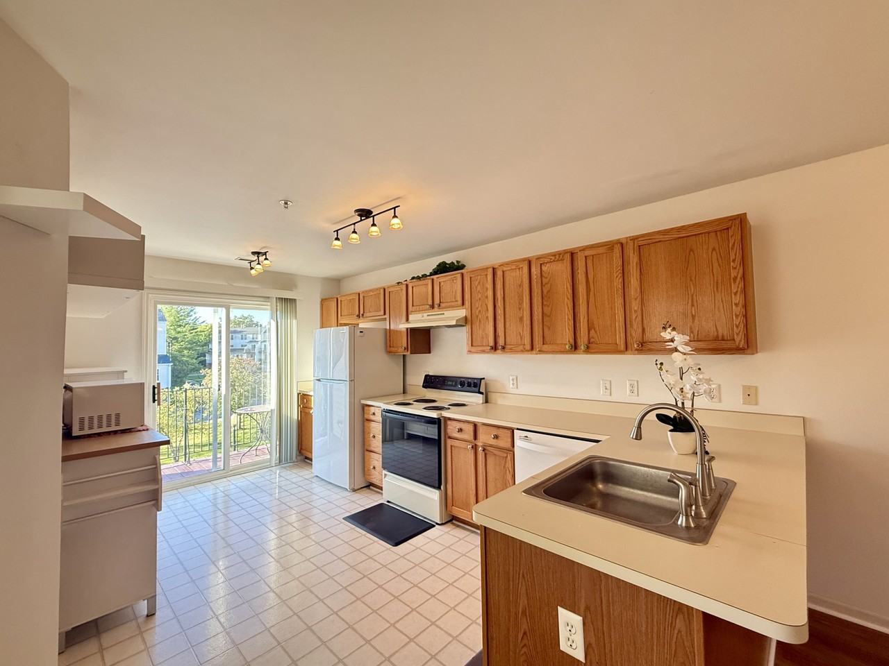 1870 Lindsay Ln #1 - Photo 5 of 25