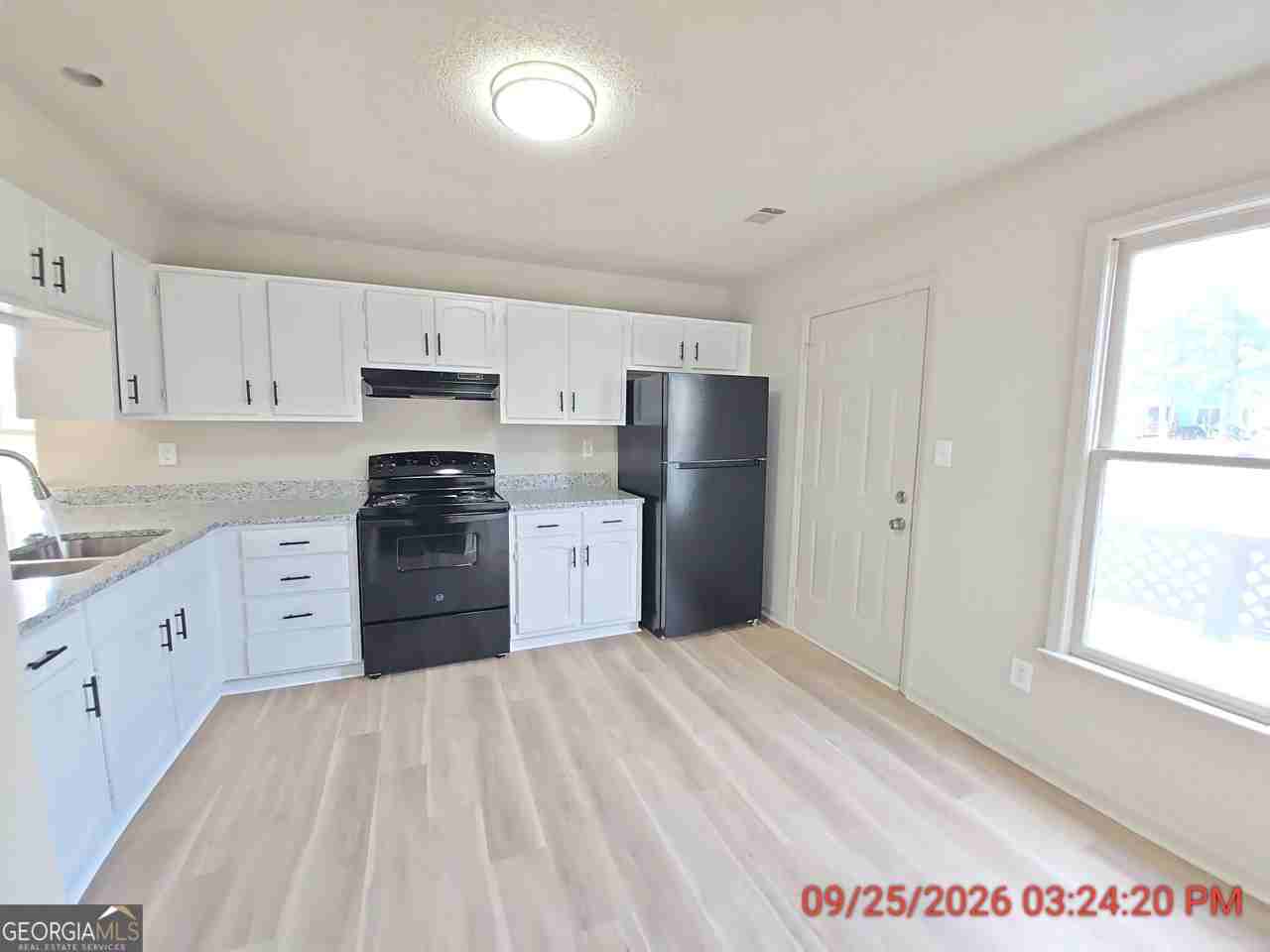 391 N Beach Ct - Photo 5 of 17