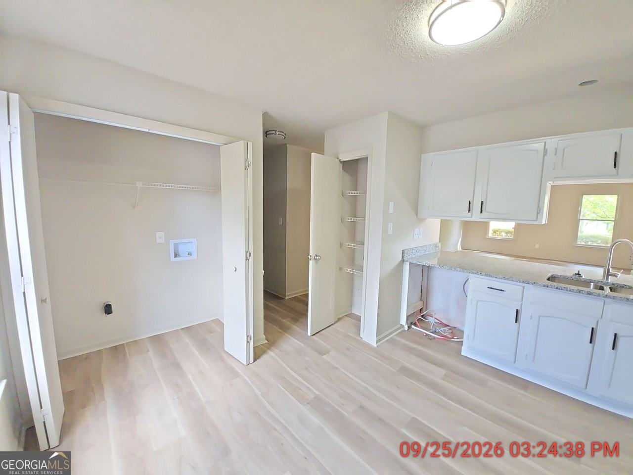 391 N Beach Ct - Photo 6 of 17