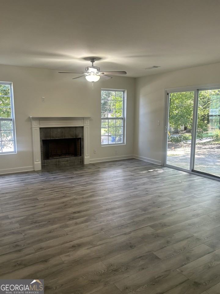 7040 Hassana Ln - Photo 4 of 23