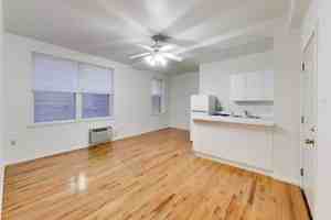 featured image of 5959 N Kenmore Ave